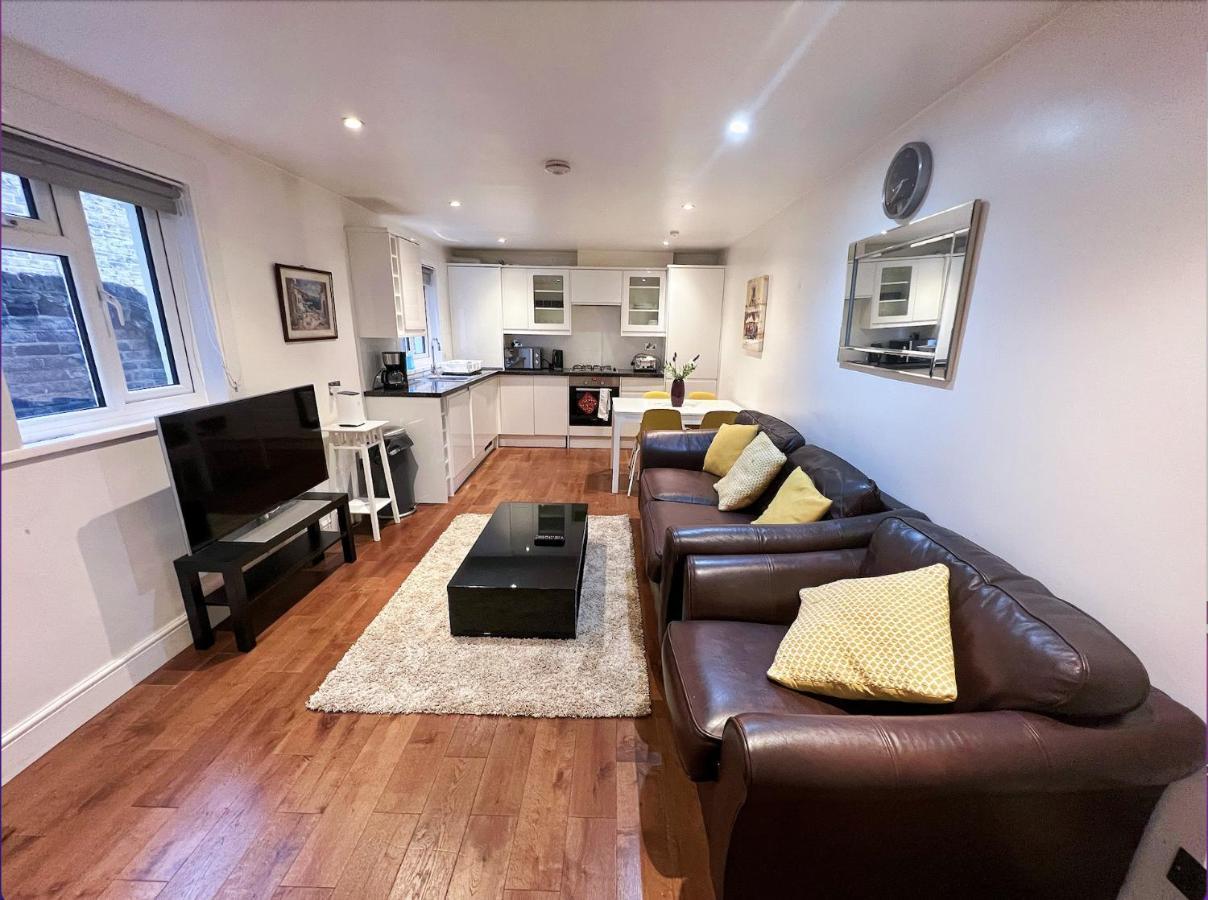 Lovely 2 Bedroom Garden Flat In Londra Exterior foto