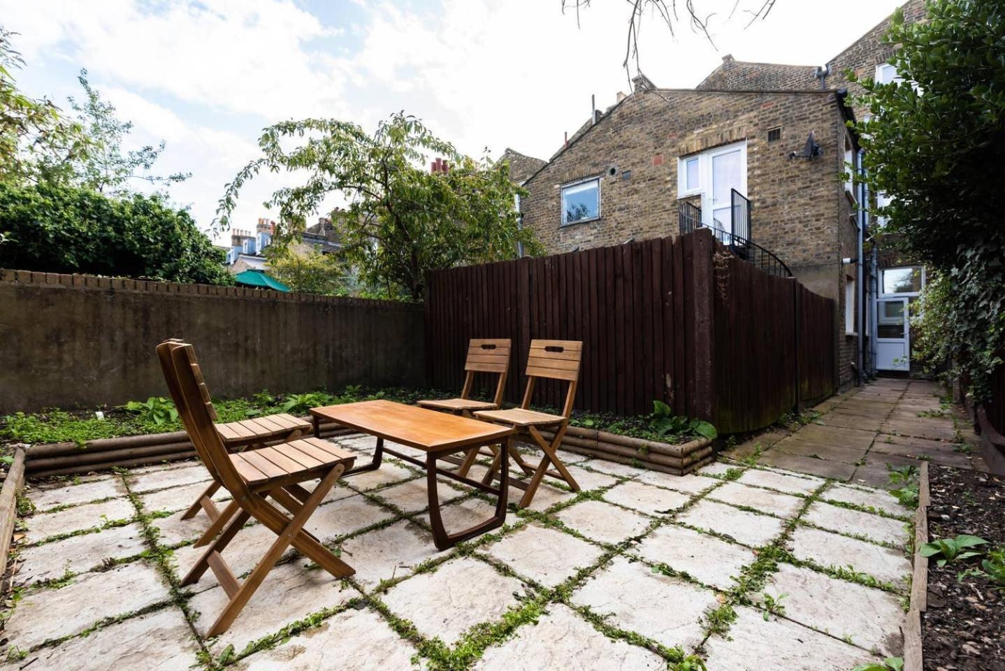 Lovely 2 Bedroom Garden Flat In Londra Exterior foto