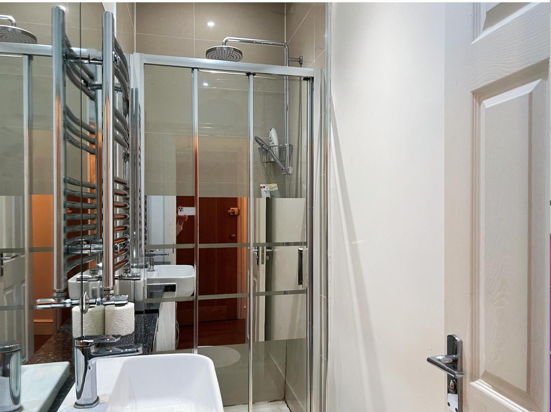 Lovely 2 Bedroom Garden Flat In Londra Exterior foto