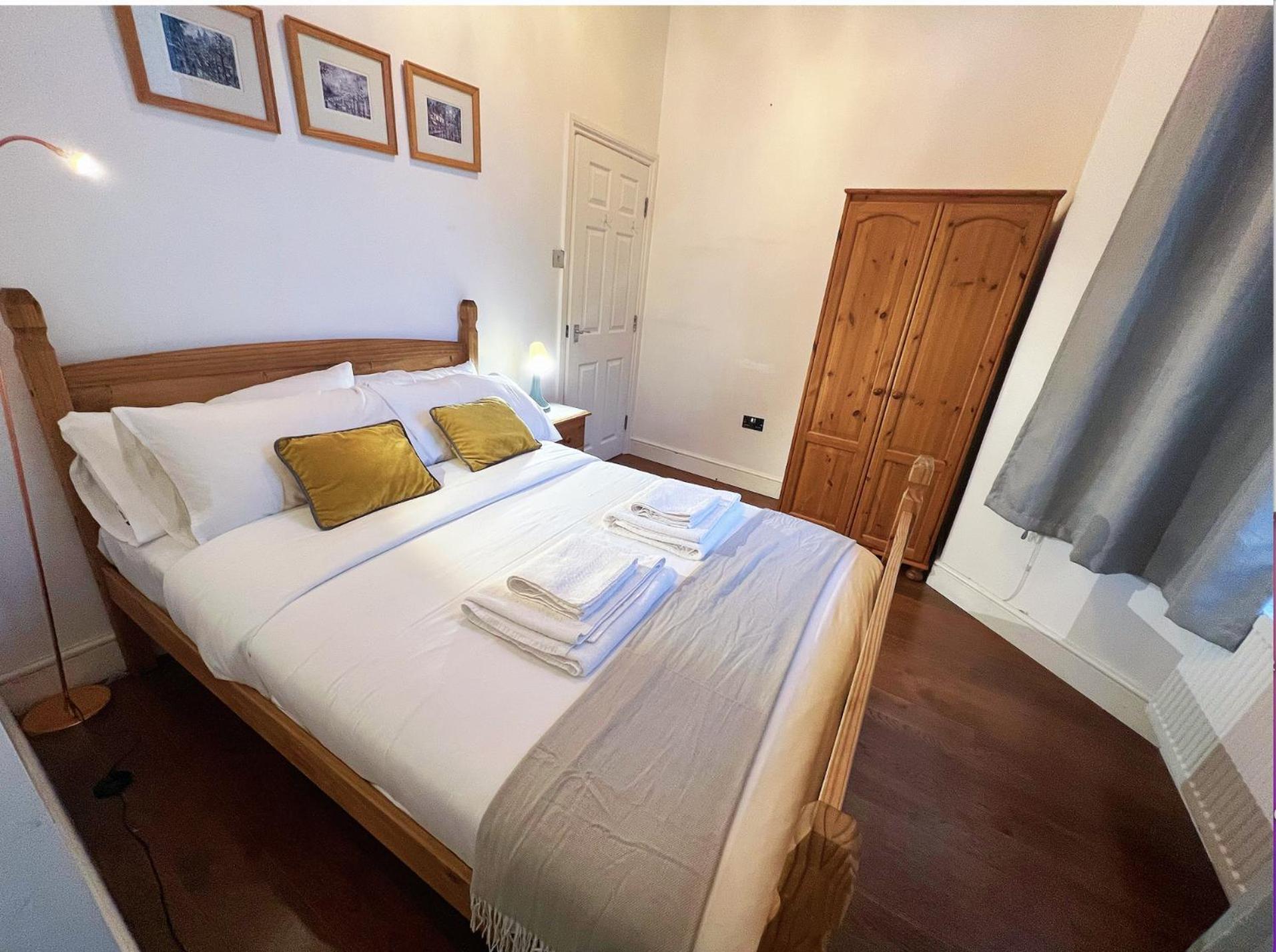 Lovely 2 Bedroom Garden Flat In Londra Exterior foto